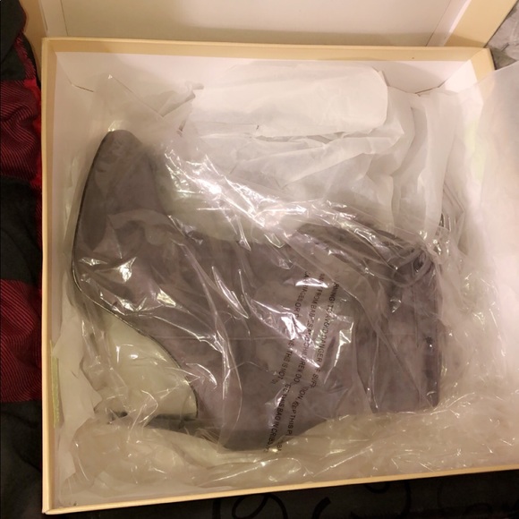 Michael Kors - Picture 2 of 6